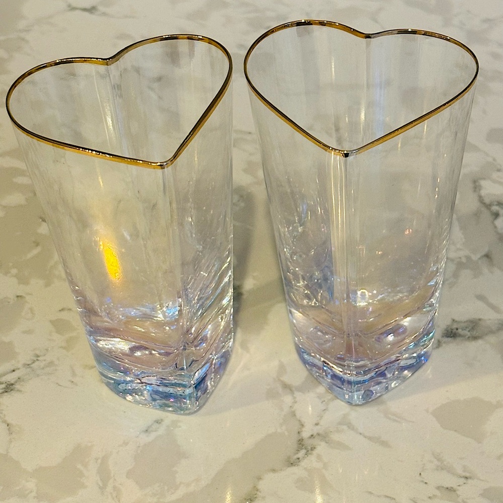 NEW STEMLESS IRIDESCENT GOLD RIM HEART SHAPED GLASSES 6 OZ SET 2 RARE.